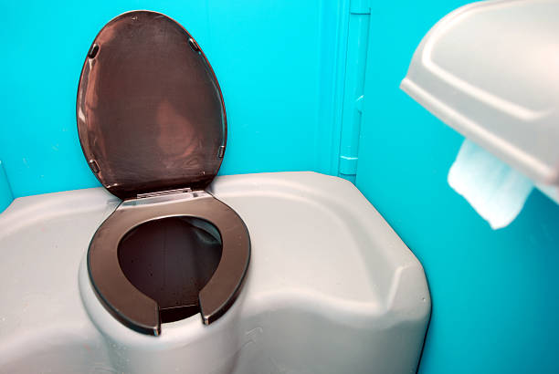 Best Portable toilet rental cost  in Emporia, KS