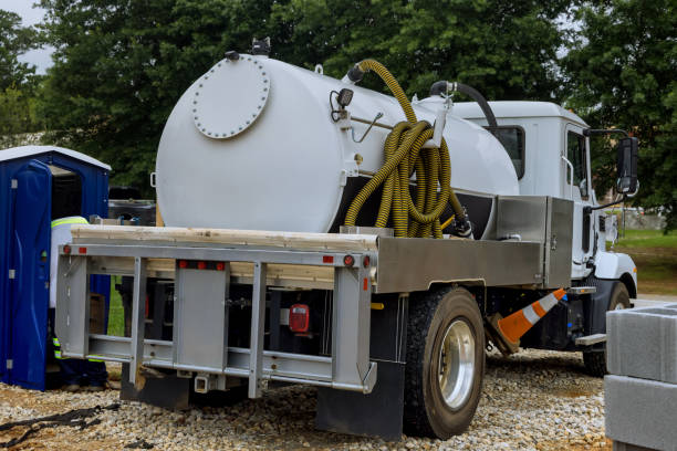 Best Luxury portable toilet rental  in Emporia, KS